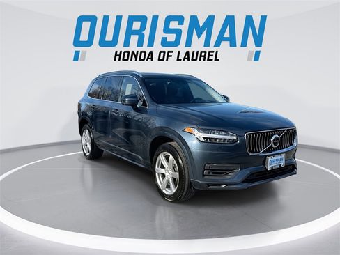 Used 2020 Volvo XC90 T8 Momentum image 2
