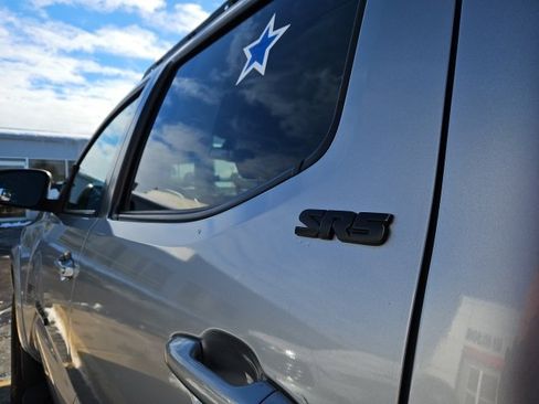 Used 2019 Toyota Tacoma SR5 image 18