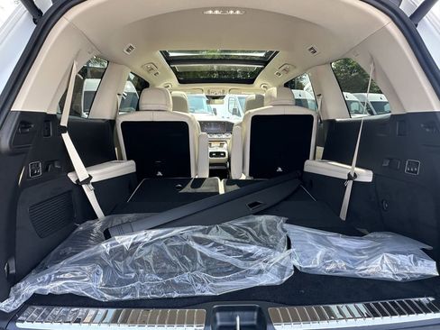 New 2026 Mercedes-Benz GLS 450 4MATIC image 21