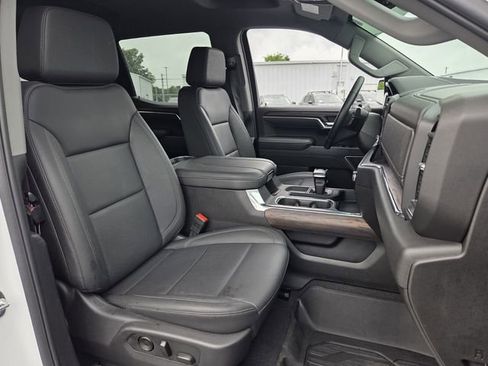 Used 2025 GMC Sierra 1500 SLT w/ SLT Premium Plus Package AWD/4WD image 18