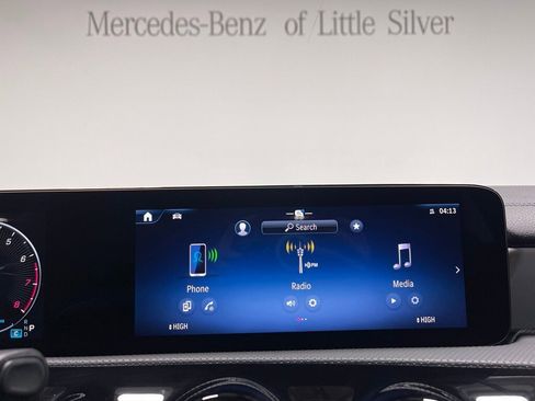 Used 2025 Mercedes-Benz CLA 250 4MATIC image 33