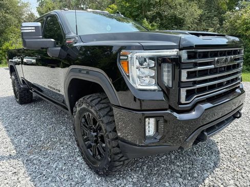 Used 2022 GMC Sierra 2500 Denali AWD/4WD image 1