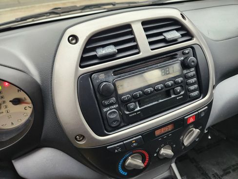 Used 2001 Toyota RAV4 4WD image 25