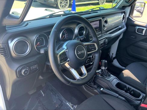 Used 2019 Jeep Wrangler Unlimited Sahara w/ Safety Group AWD/4WD image 16