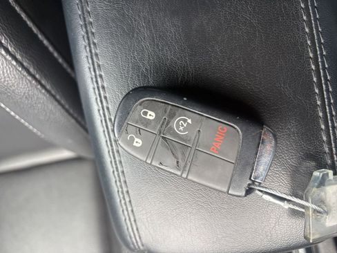 Used 2025 Jeep Compass Limited image 25