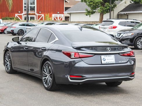 Used 2025 Lexus ES 300h w/ Premium Package image 4