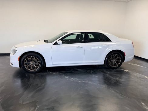 Used 2018 Chrysler 300 S w/ 300S Alloy Package AWD/4WD image 19