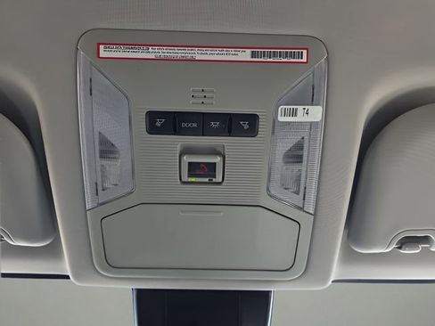 Used 2022 Toyota RAV4 LE image 29