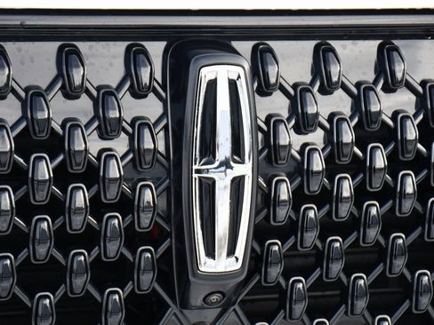 New 2026 Lincoln Aviator AWD w/ Jet Appearance Package image 34