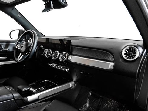 Used 2023 Mercedes-Benz EQB 250+ image 9