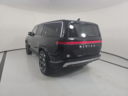 Used 2024 Rivian R1S Adventure AWD/4WD image 3