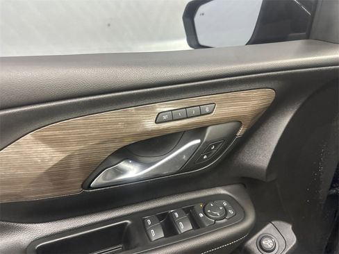 Used 2022 GMC Terrain Denali w/ Denali Premium Package image 12