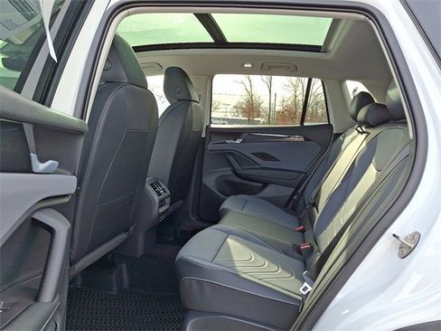 New 2026 Volkswagen Tiguan SE image 5