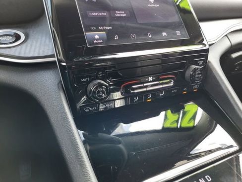 Used 2023 Jeep Grand Cherokee L Laredo image 18