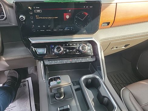 Used 2022 GMC Sierra 1500 Denali w/ Technology Package image 9