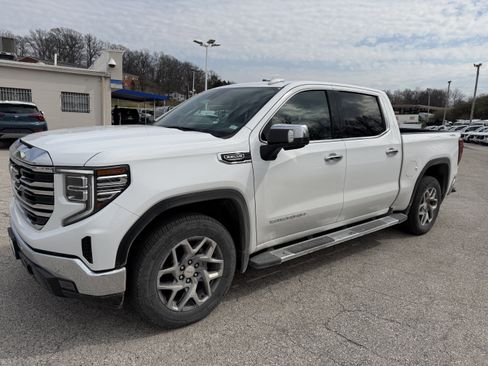 Used 2024 GMC Sierra 1500 SLT w/ SLT Premium Plus Package image 3