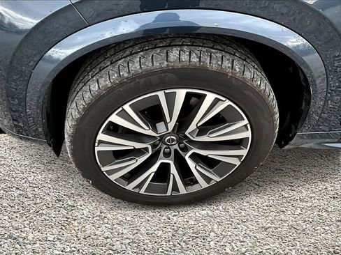 Used 2021 Volvo XC90 T5 Momentum w/ Protection Package Premier image 8