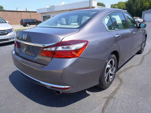 Used 2017 Honda Accord LX image 6