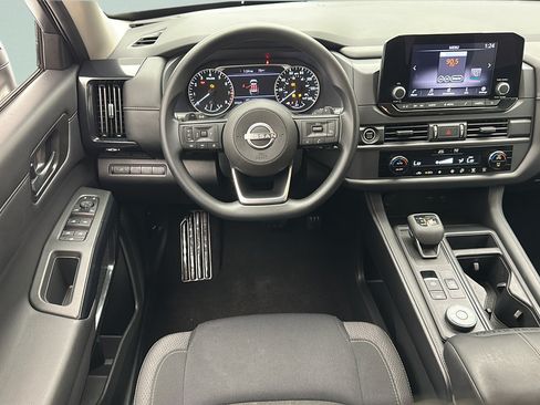 Used 2024 Nissan Pathfinder S AWD/4WD image 11
