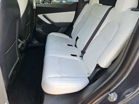 Used 2021 Tesla Model Y Long Range AWD/4WD image 13