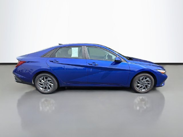 Used 2024 Hyundai Elantra SEL FWD image 8