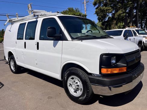 Used 2014 Chevrolet Express 2500 RWD image 7
