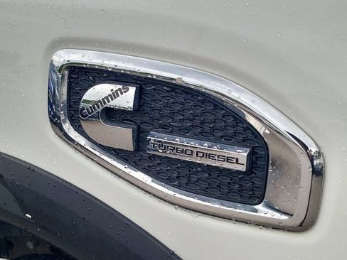 Used 2019 Nissan Titan PRO-4X w/ Pro-4x Convenience Package AWD/4WD image 12