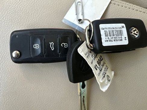 Used 2016 Volkswagen Tiguan SE FWD image 28