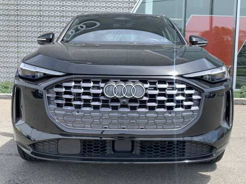 Certified 2025 Audi Q5 Premium w/ Premium Plus AWD/4WD image 6