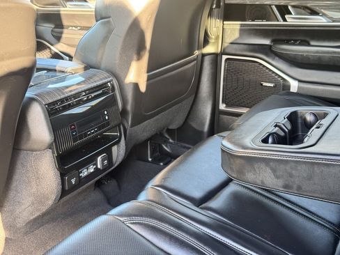 Used 2022 Jeep Wagoneer Series II image 21