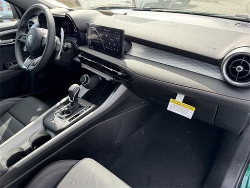 New 2025 Alfa Romeo Tonale w/ Premium Package image 8