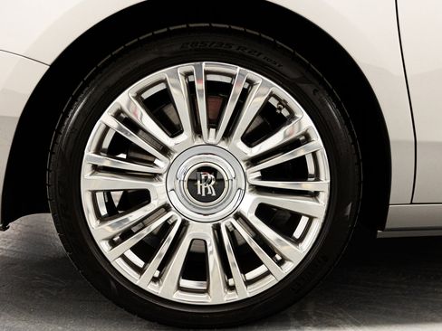 Used 2022 Rolls-Royce Ghost w/ Ghost Package image 19