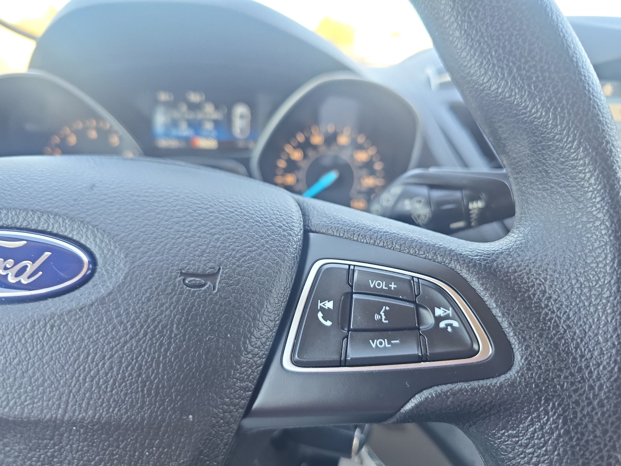 Used 2018 Ford Escape SE w/ Ford Safe & Smart Package FWD image 21