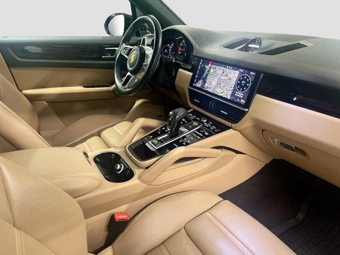 Certified 2021 Porsche Cayenne AWD/4WD image 31