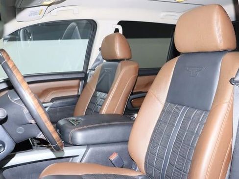 Used 2018 Nissan Titan Platinum Reserve w/ Platinum Utility Package image 18