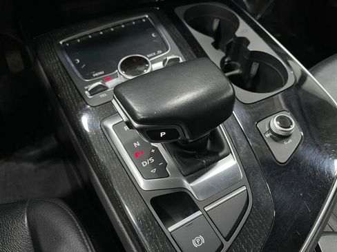 Used 2018 Audi Q7 3.0T Premium Plus w/ Premium Plus Package image 29