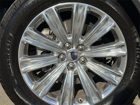 Used 2021 Ford Explorer Limited w/ Equipment Group 301A image 9