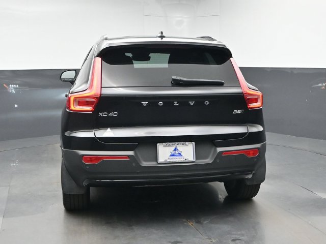 Used 2023 Volvo XC40 B5 Plus w/ Driver Assist Package AWD/4WD image 7
