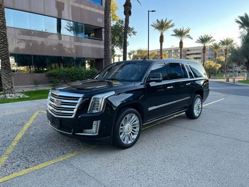 Used 2017 Cadillac Escalade ESV Platinum image 1