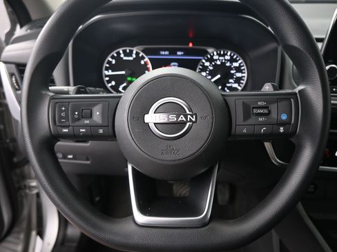 Used 2024 Nissan Rogue SV image 11