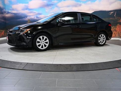 Used 2023 Toyota Corolla LE image 4