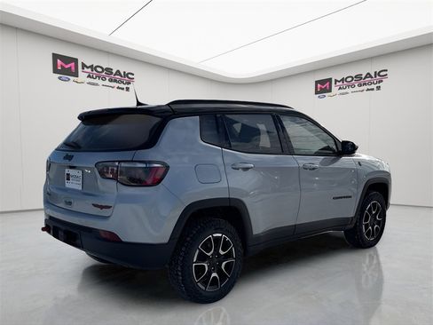 New 2026 Jeep Compass Trailhawk image 7