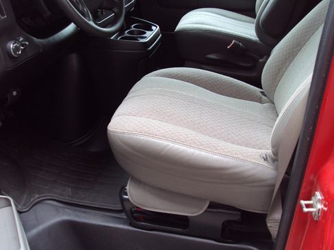 Used 2013 Chevrolet Express 1500 LT w/ LT Preferred Equipment Group image 17