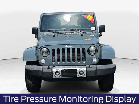 Used 2015 Jeep Wrangler Unlimited Sahara w/ Connectivity Group image 10