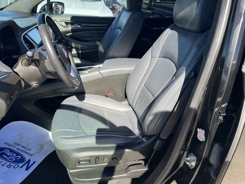 Used 2024 Buick Enclave Premium image 13