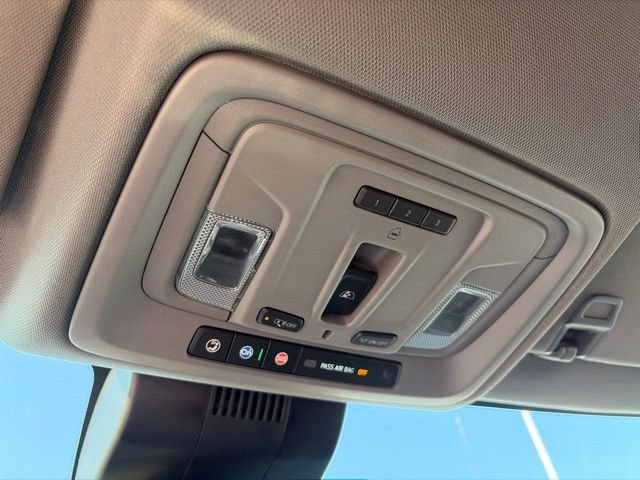 Used 2024 GMC Sierra 1500 SLT w/ SLT Premium Plus Package AWD/4WD image 30