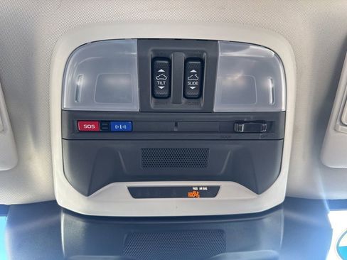 Certified 2025 Subaru Crosstrek 2.5i Limited w/ Crosstrek Mirror Package image 24