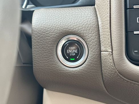 Used 2021 GMC Yukon Denali w/ Denali Premium Package image 34