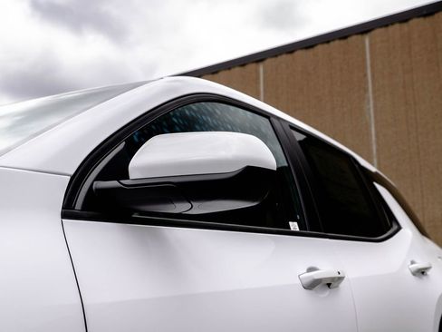 New 2026 Chevrolet Equinox LT FWD image 12