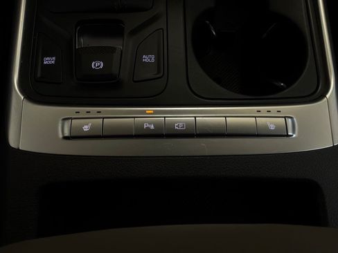 Used 2026 Kia Carnival FWD image 23